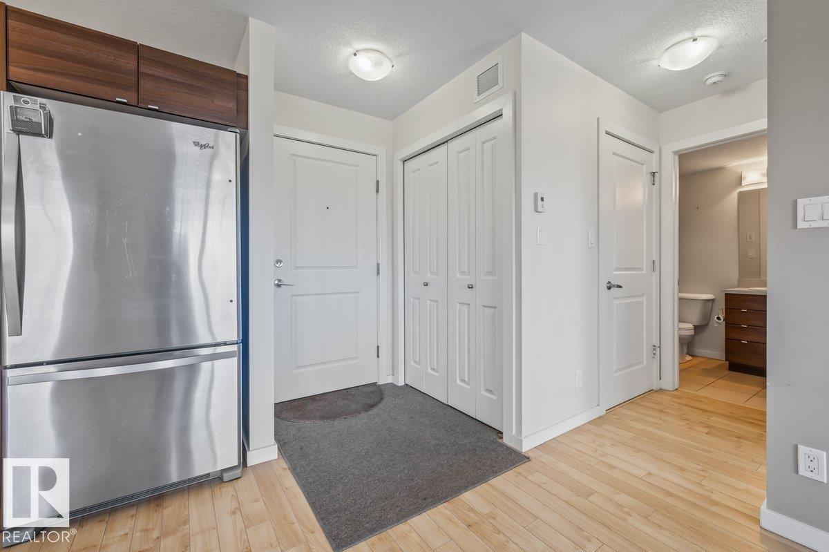 #305 9523 160 Av Nw, Edmonton, Alberta  T5Z 0M4 - Photo 2 - E4480231