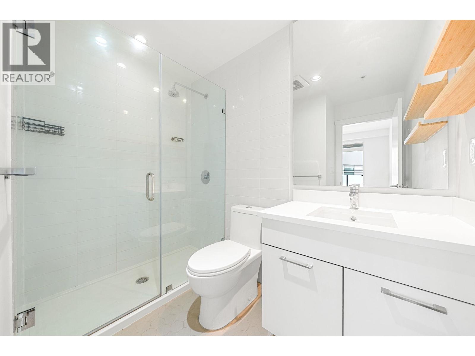 208 711 W 14th Street, North Vancouver, British Columbia  V7M 3E8 - Photo 15 - R3102253