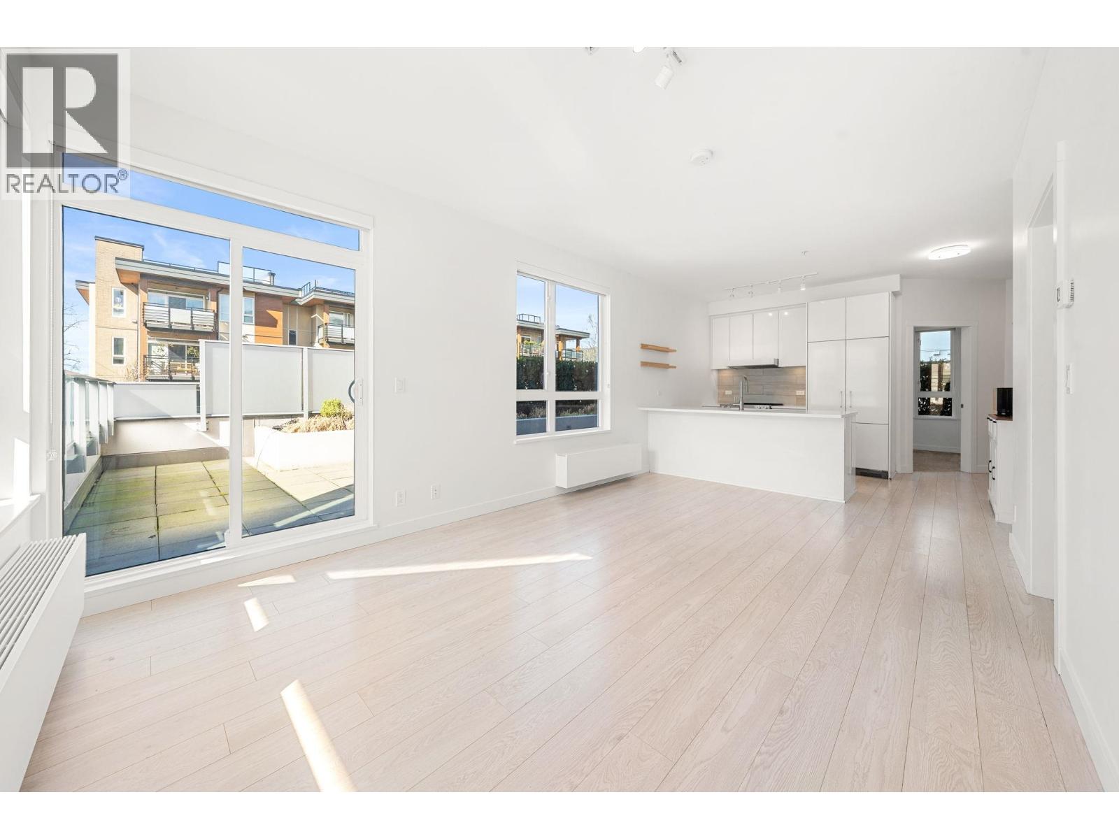 208 711 W 14th Street, North Vancouver, British Columbia  V7M 3E8 - Photo 7 - R3102253