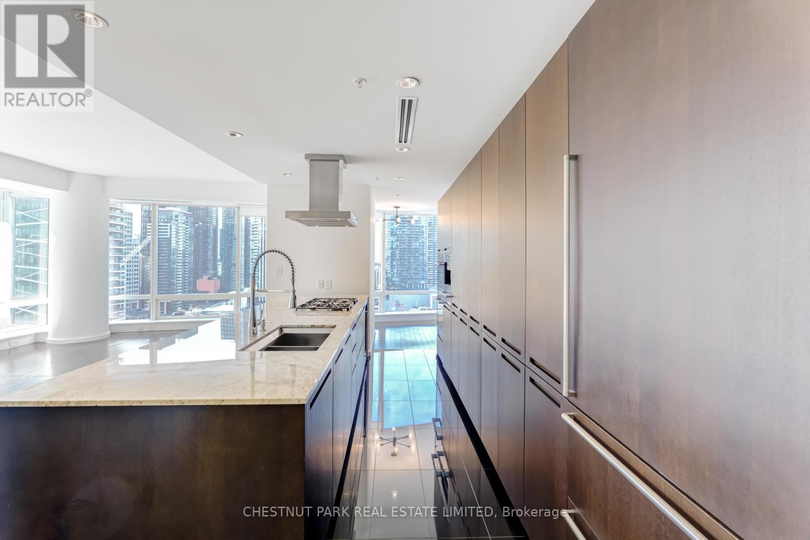 2001 - 180 University Avenue, Toronto, Ontario  M5H 0A2 - Photo 10 - C12950378