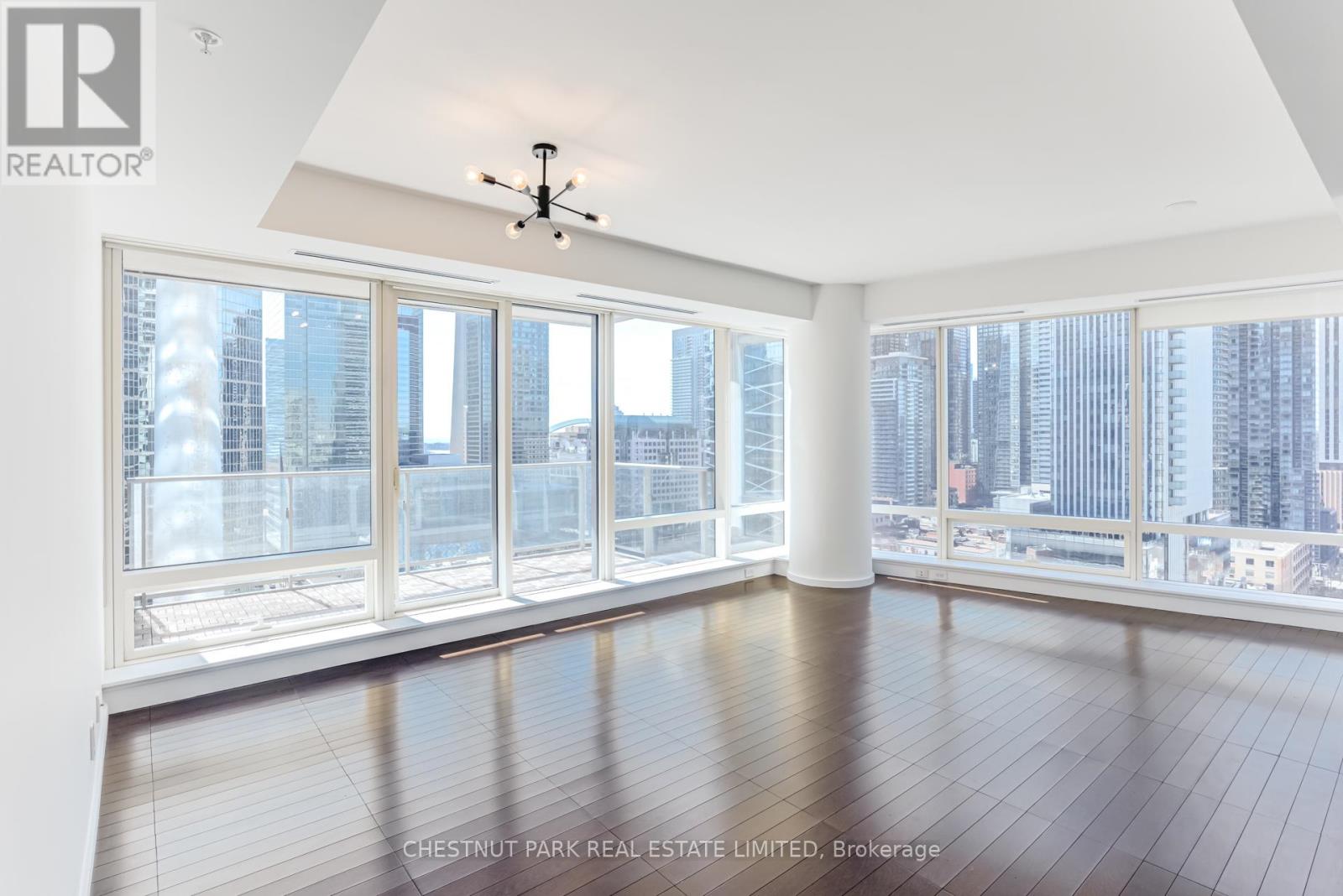 2001 - 180 University Avenue, Toronto, Ontario  M5H 0A2 - Photo 2 - C12950378