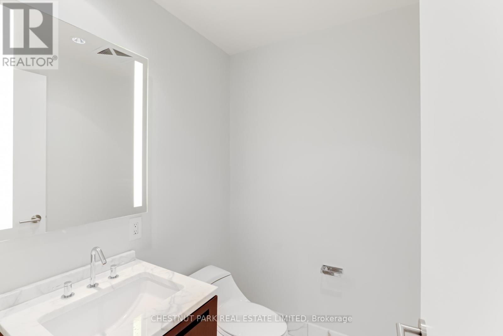 2001 - 180 University Avenue, Toronto, Ontario  M5H 0A2 - Photo 26 - C12950378