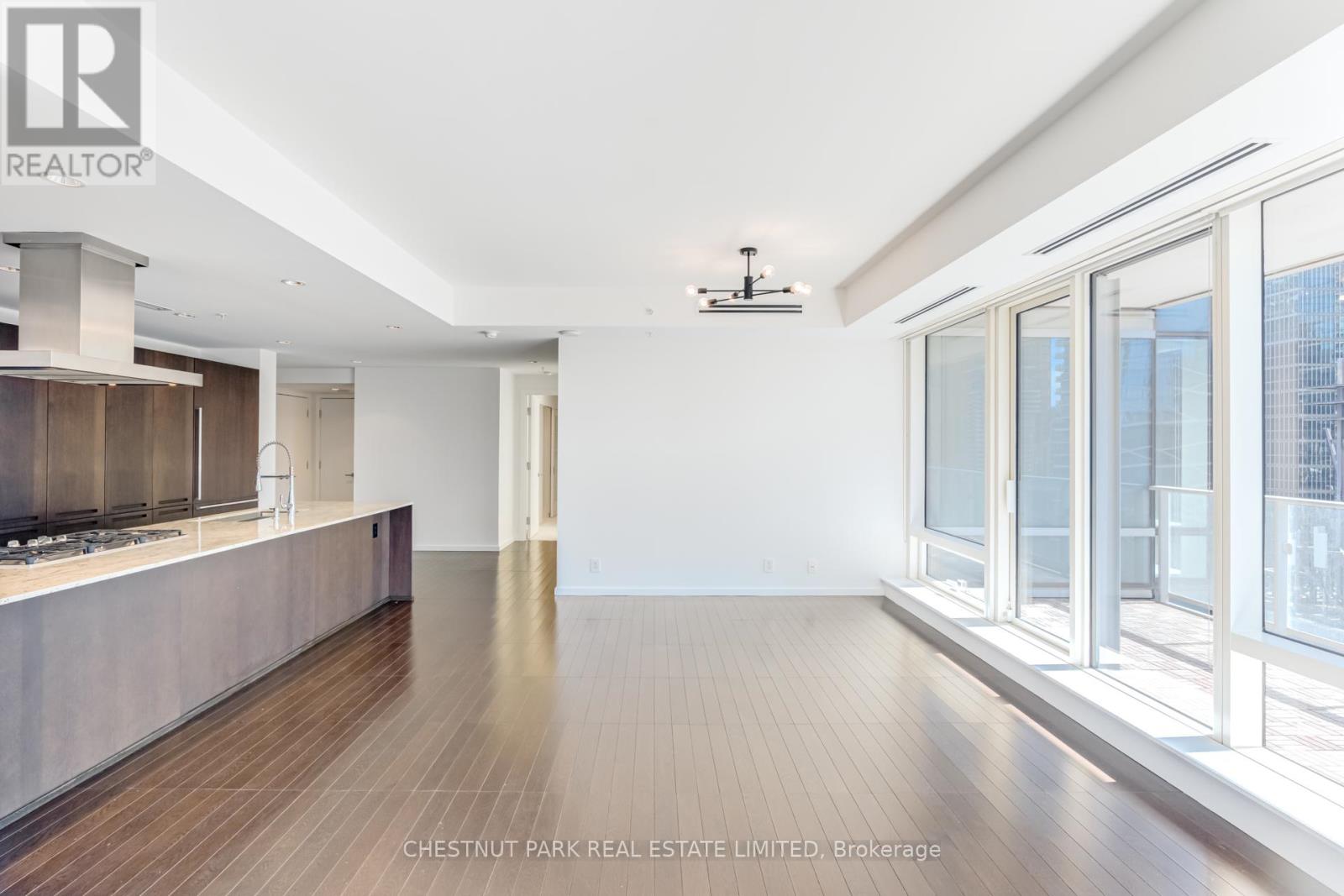 2001 - 180 University Avenue, Toronto, Ontario  M5H 0A2 - Photo 6 - C12950378