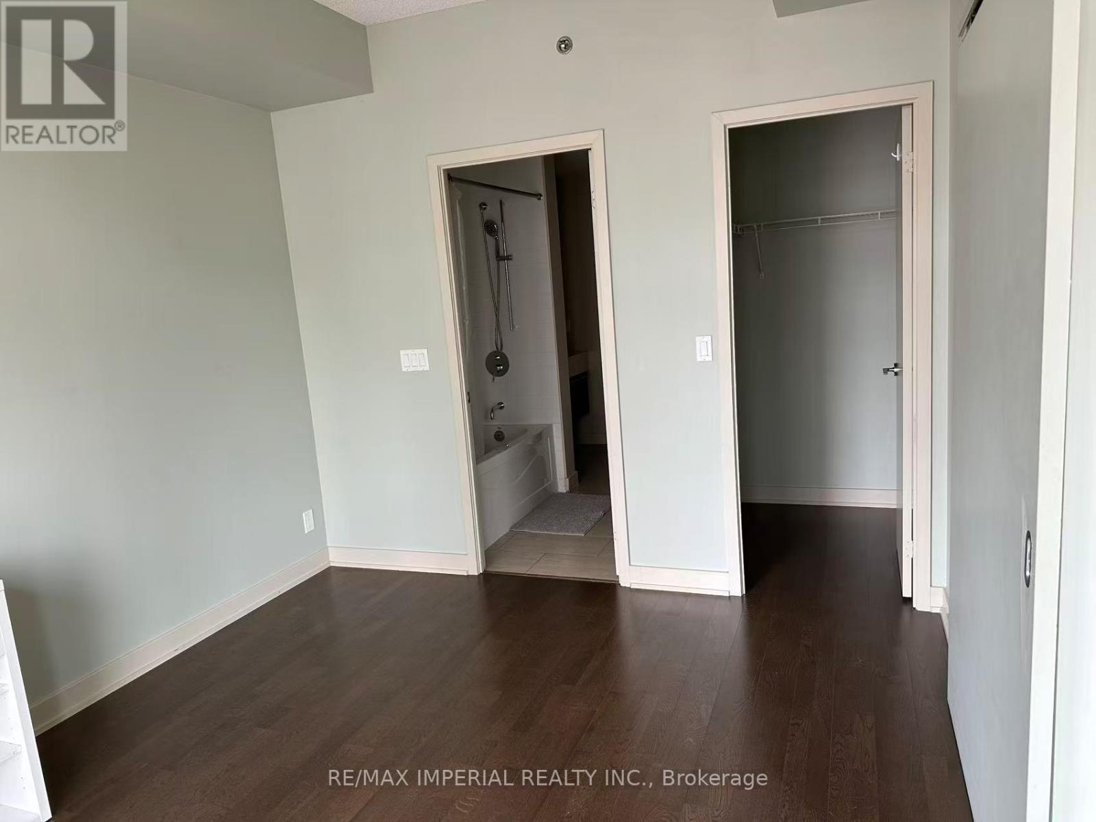 1004 - 21 Nelson Street, Toronto, Ontario  M5V 3H9 - Photo 3 - C12950406