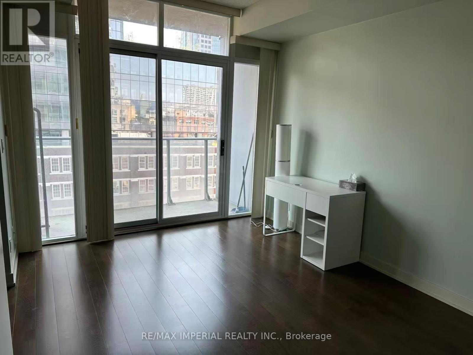 1004 - 21 Nelson Street, Toronto, Ontario  M5V 3H9 - Photo 4 - C12950406