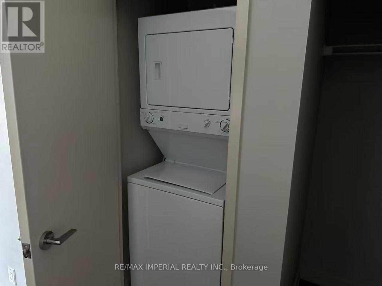 1004 - 21 Nelson Street, Toronto, Ontario  M5V 3H9 - Photo 8 - C12950406