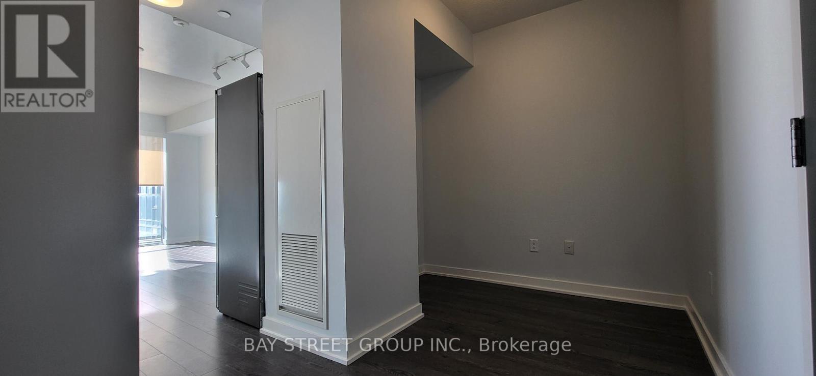 424 - 20 O'neill Road, Toronto, Ontario  M3C 0R2 - Photo 8 - C12950538