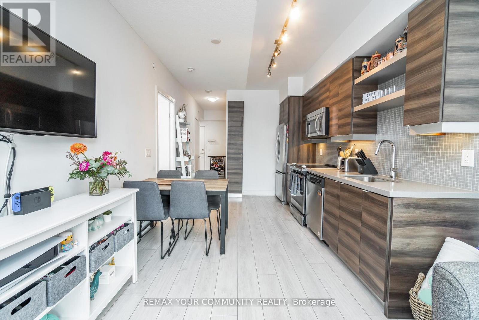 1518 - 525 Adelaide Street, Toronto, Ontario  M5V 0N7 - Photo 5 - C12950614