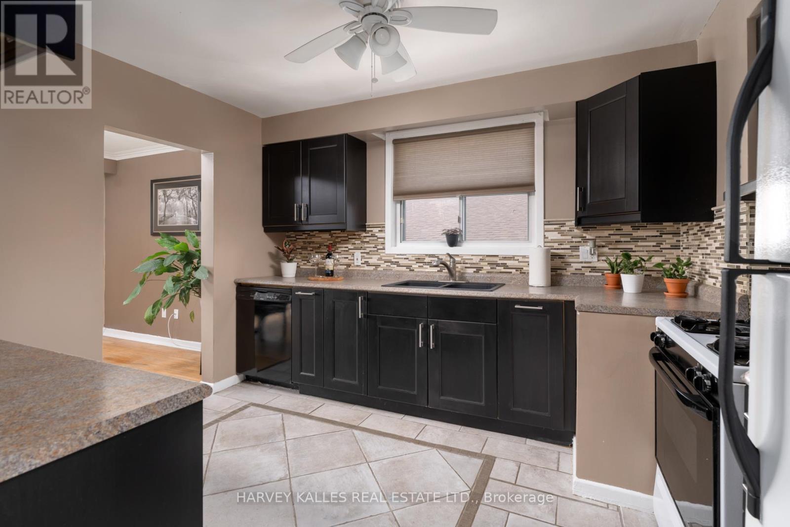 47 Brightside Drive, Toronto, Ontario  M1E 3Y8 - Photo 9 - E12950266