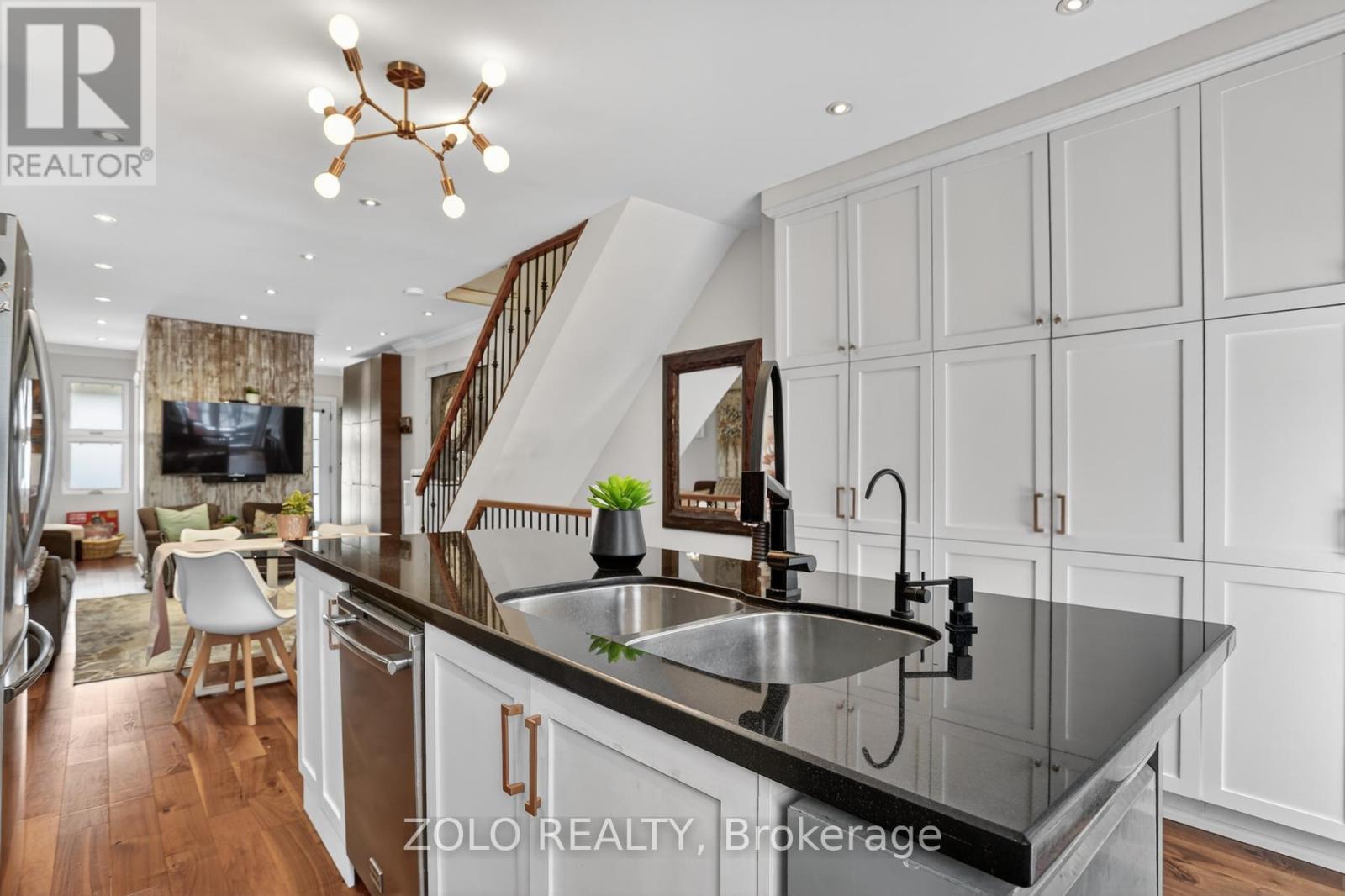 94 Hazelwood Avenue, Toronto, Ontario  M4J 1K5 - Photo 16 - E12950476