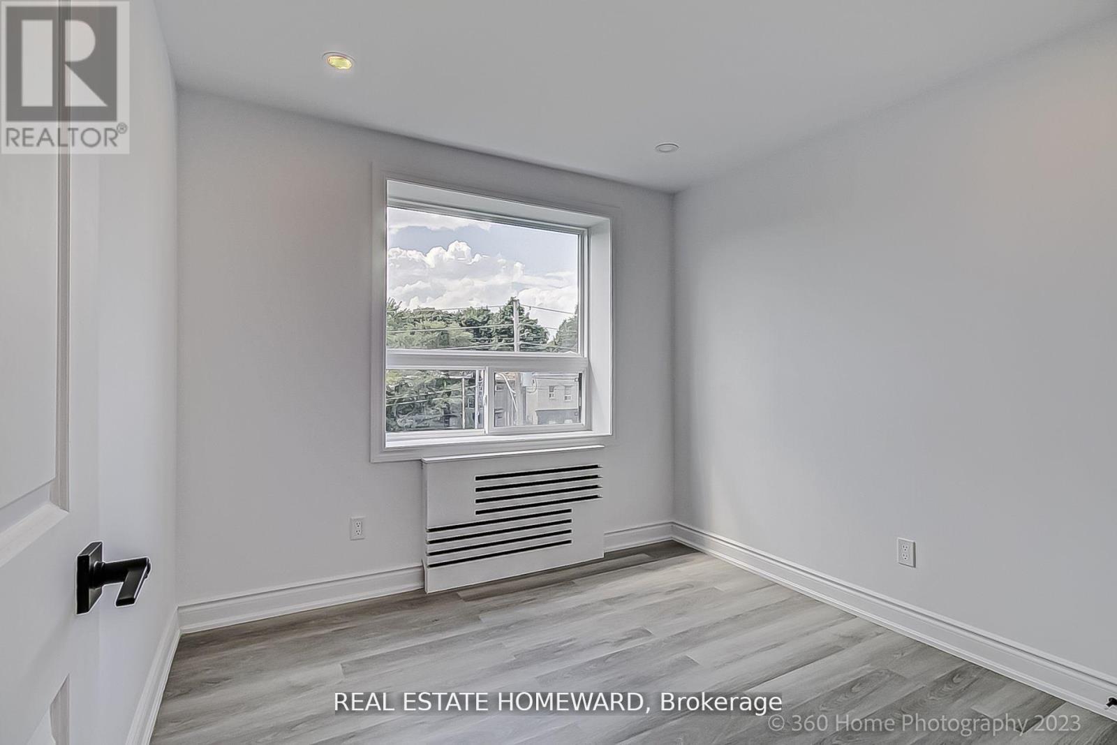 4 - 419 Woodbine Avenue, Toronto, Ontario  M4L 3P7 - Photo 16 - E12950664