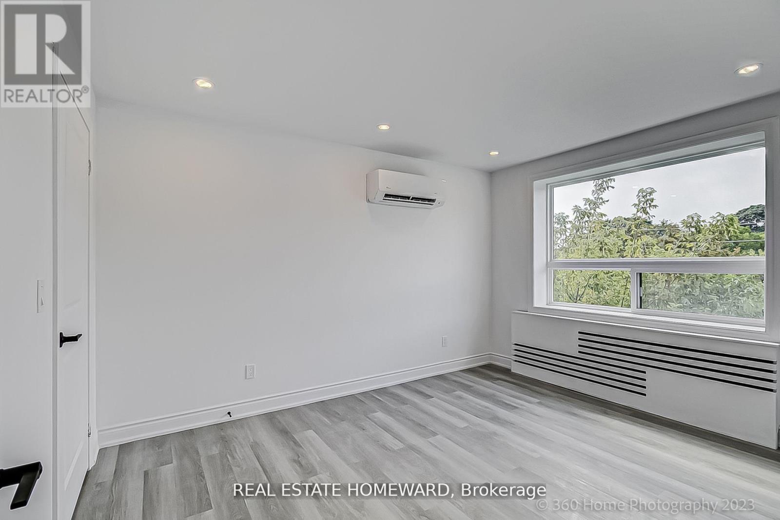 4 - 419 Woodbine Avenue, Toronto, Ontario  M4L 3P7 - Photo 18 - E12950664