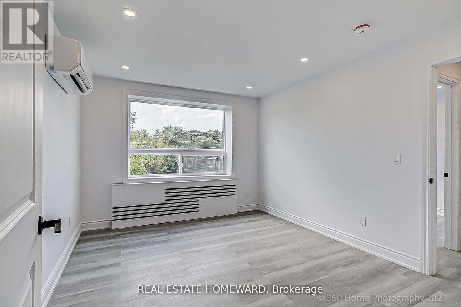 4 - 419 Woodbine Avenue, Toronto, Ontario  M4L 3P7 - Photo 22 - E12950664