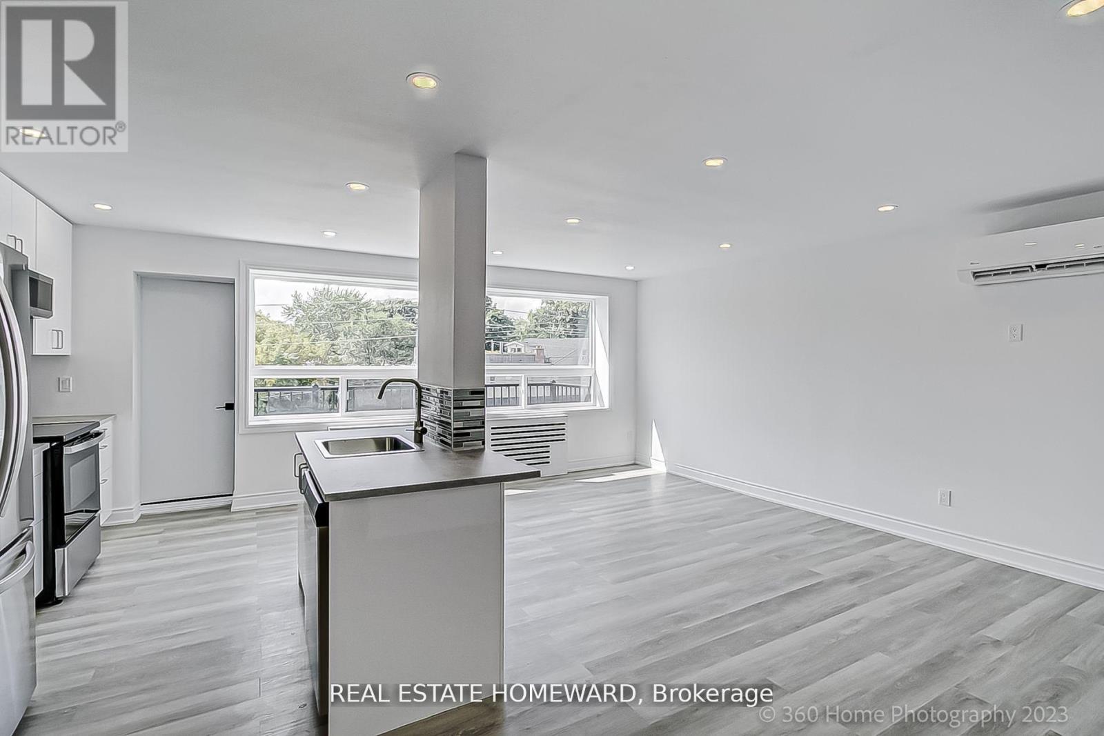 4 - 419 Woodbine Avenue, Toronto, Ontario  M4L 3P7 - Photo 7 - E12950664