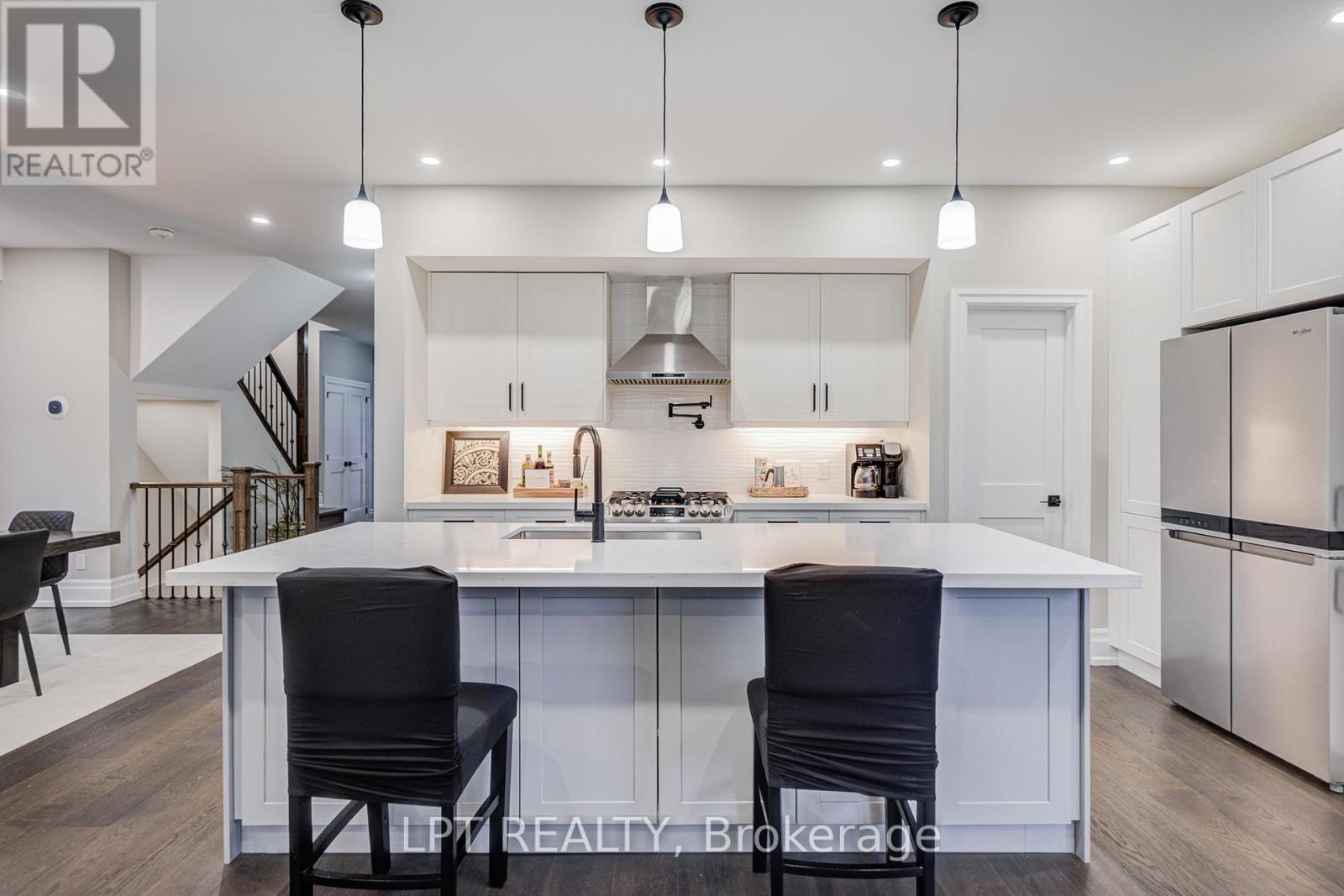 363 Rosebank Road, Pickering, Ontario  L1W 2N3 - Photo 15 - E12950670