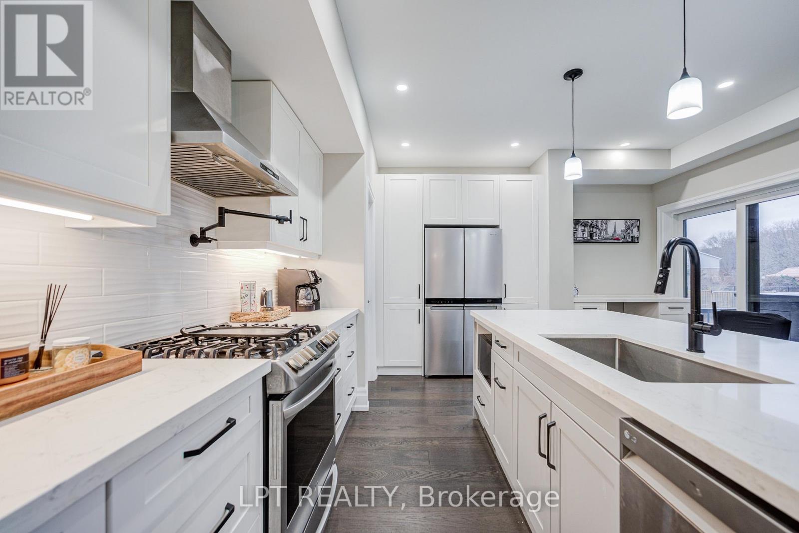 363 Rosebank Road, Pickering, Ontario  L1W 2N3 - Photo 16 - E12950670