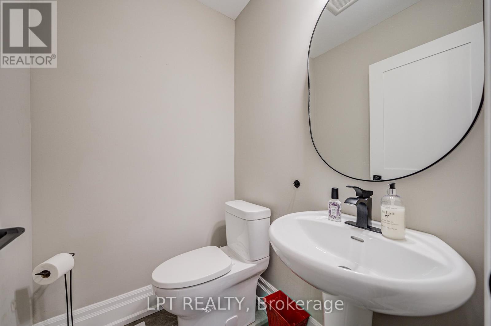 363 Rosebank Road, Pickering, Ontario  L1W 2N3 - Photo 8 - E12950670