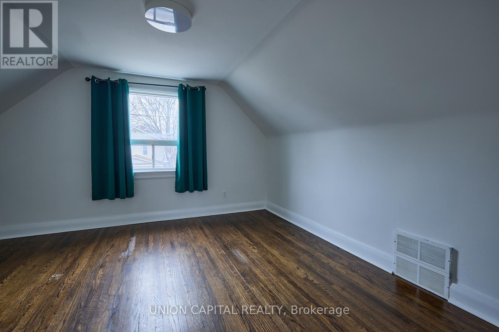 Upper - 269 Haig Street, Oshawa, Ontario  L1G 5N9 - Photo 8 - E12950696