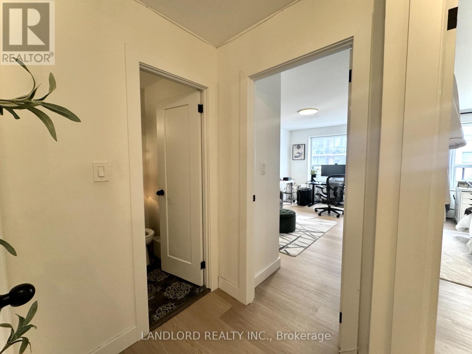 402 - 420 Eglinton Avenue E, Toronto, Ontario  M4P 1L8 - Photo 10 - C12950586