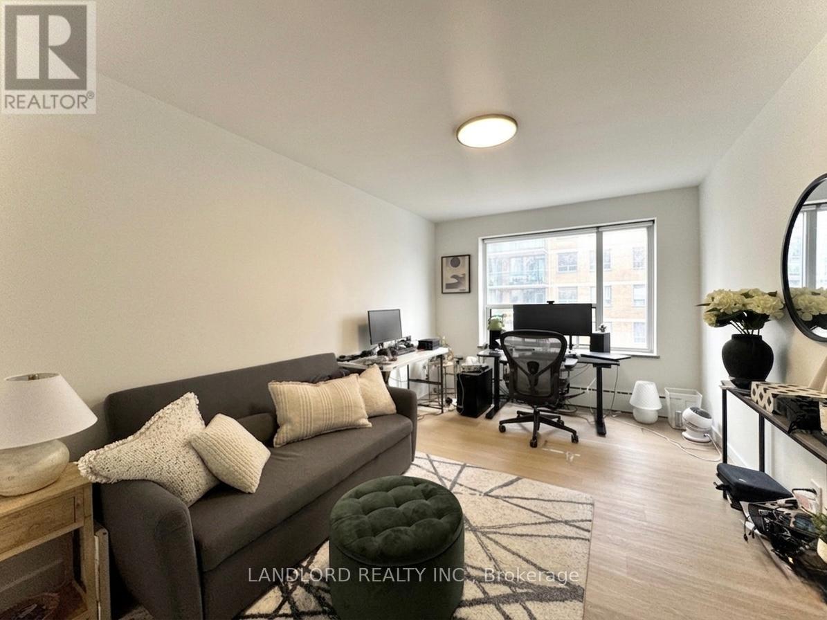 402 - 420 Eglinton Avenue E, Toronto, Ontario  M4P 1L8 - Photo 13 - C12950586