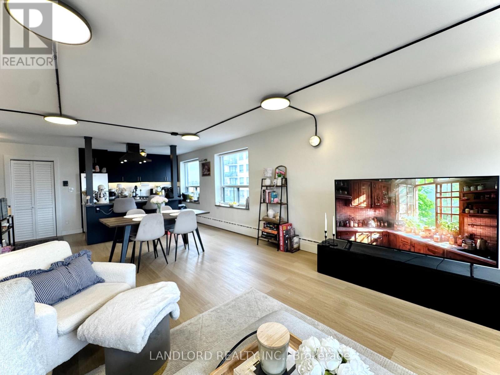 402 - 420 Eglinton Avenue E, Toronto, Ontario  M4P 1L8 - Photo 2 - C12950586