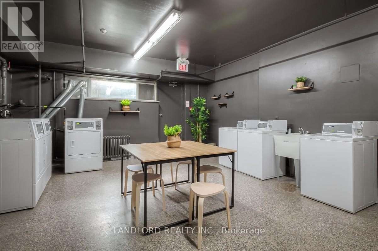 402 - 420 Eglinton Avenue E, Toronto, Ontario  M4P 1L8 - Photo 21 - C12950586