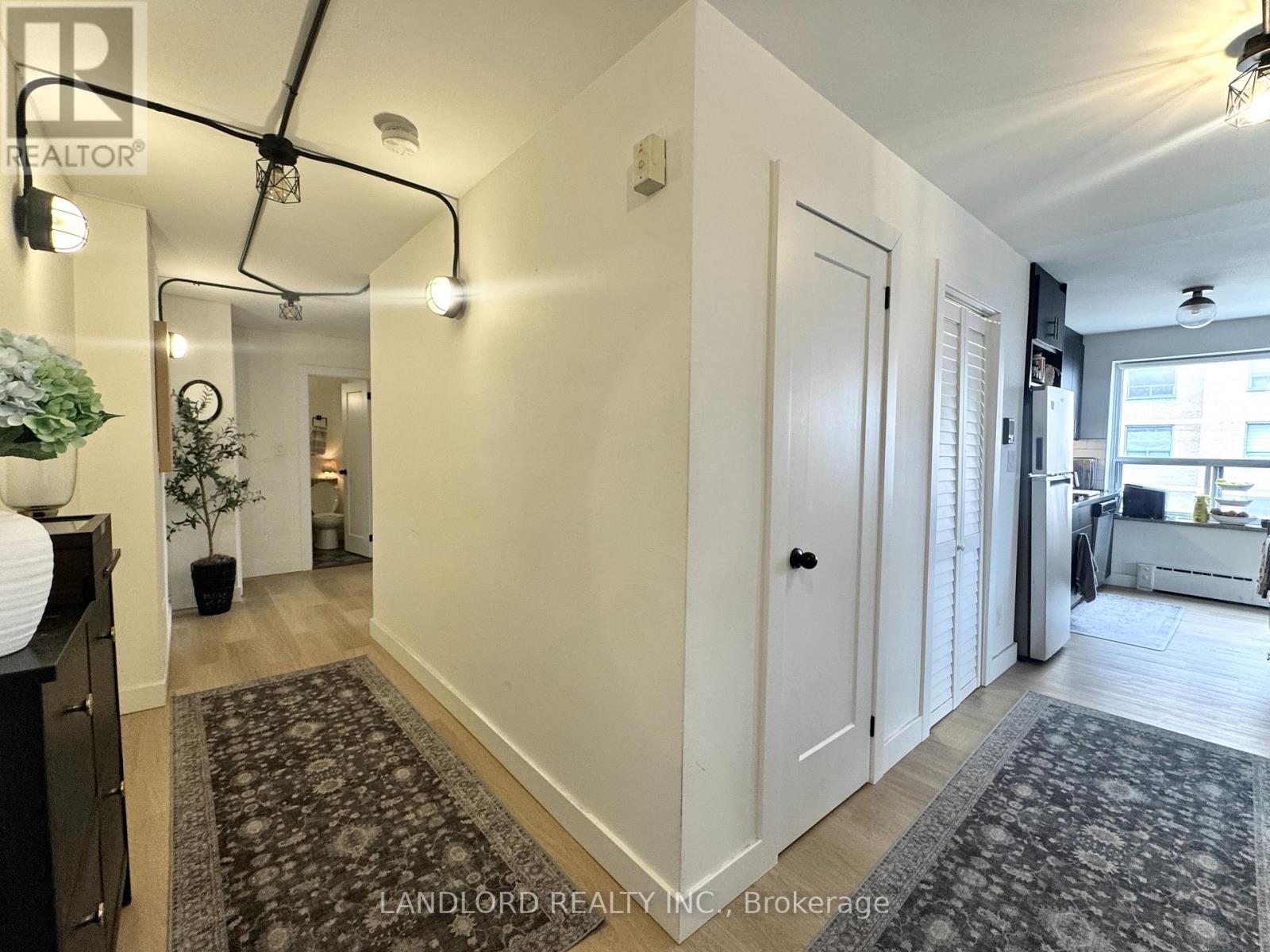 402 - 420 Eglinton Avenue E, Toronto, Ontario  M4P 1L8 - Photo 18 - C12950586