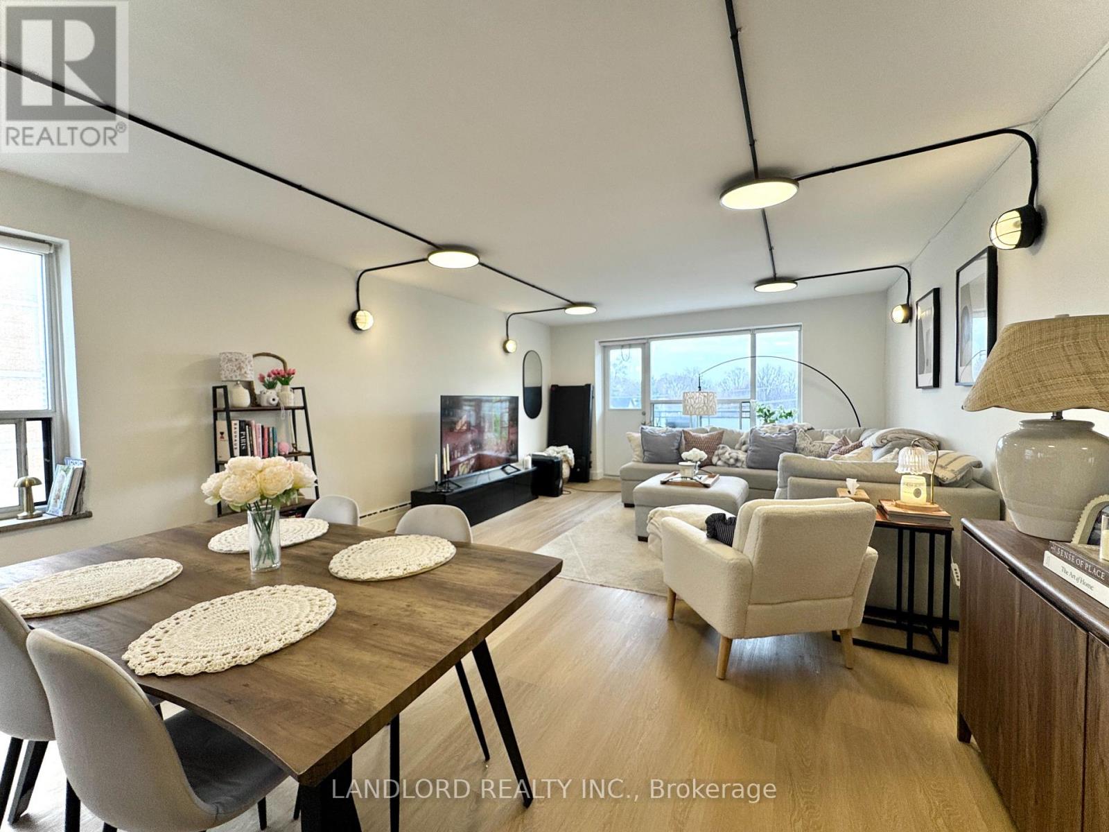 402 - 420 Eglinton Avenue E, Toronto, Ontario  M4P 1L8 - Photo 4 - C12950586