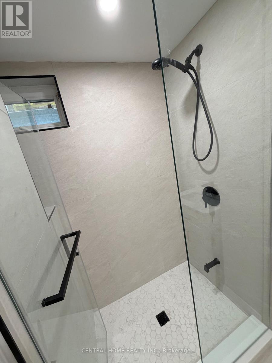 229 Spring Gate Boulevard, Vaughan, Ontario  L4J 3G3 - Photo 21 - N12948310