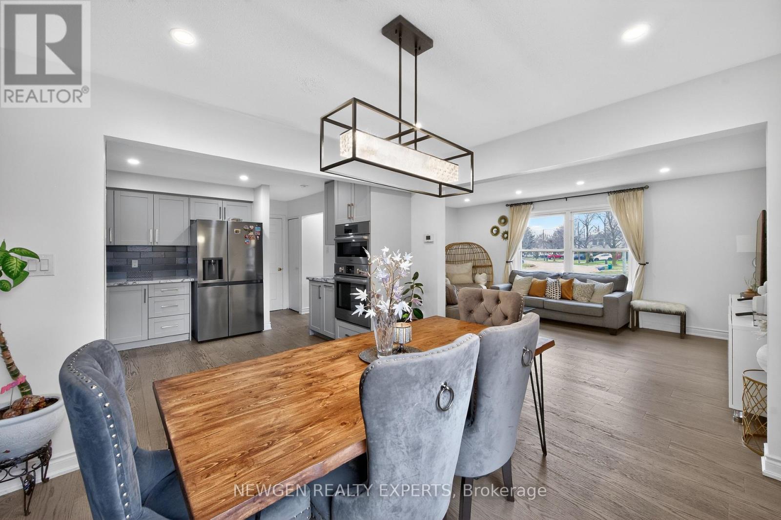 63 Faludon Drive, Halton Hills, Ontario  L7G 1H9 - Photo 8 - W12946556