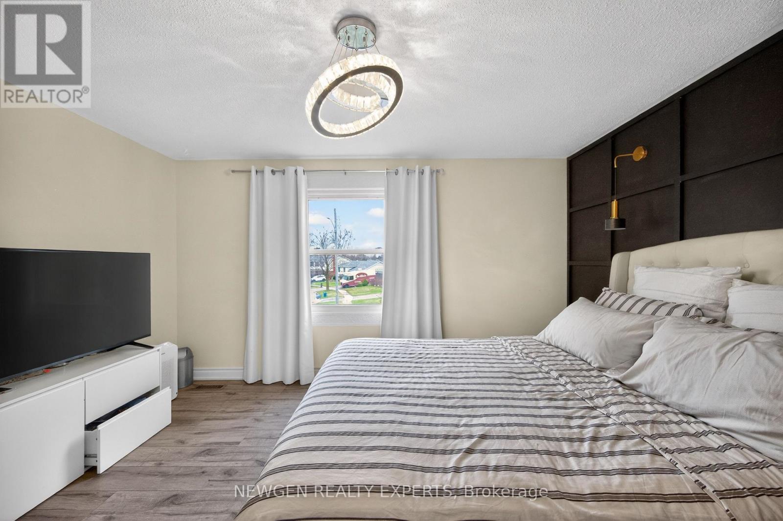 63 Faludon Drive, Halton Hills, Ontario  L7G 1H9 - Photo 21 - W12946556