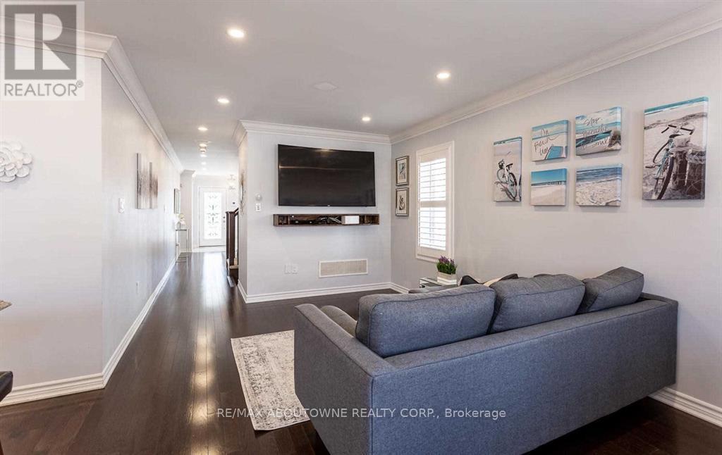 62 Quillberry Close, Brampton, Ontario  L7A 4N8 - Photo 5 - W12948870