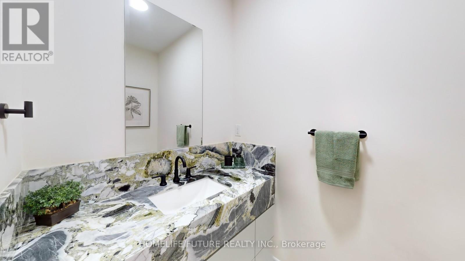 1009 Langford Boulevard, Bradford West Gwillimbury, Ontario  L3Z 4K9 - Photo 15 - N12950244