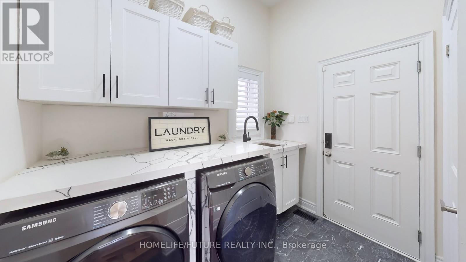 1009 Langford Boulevard, Bradford West Gwillimbury, Ontario  L3Z 4K9 - Photo 16 - N12950244