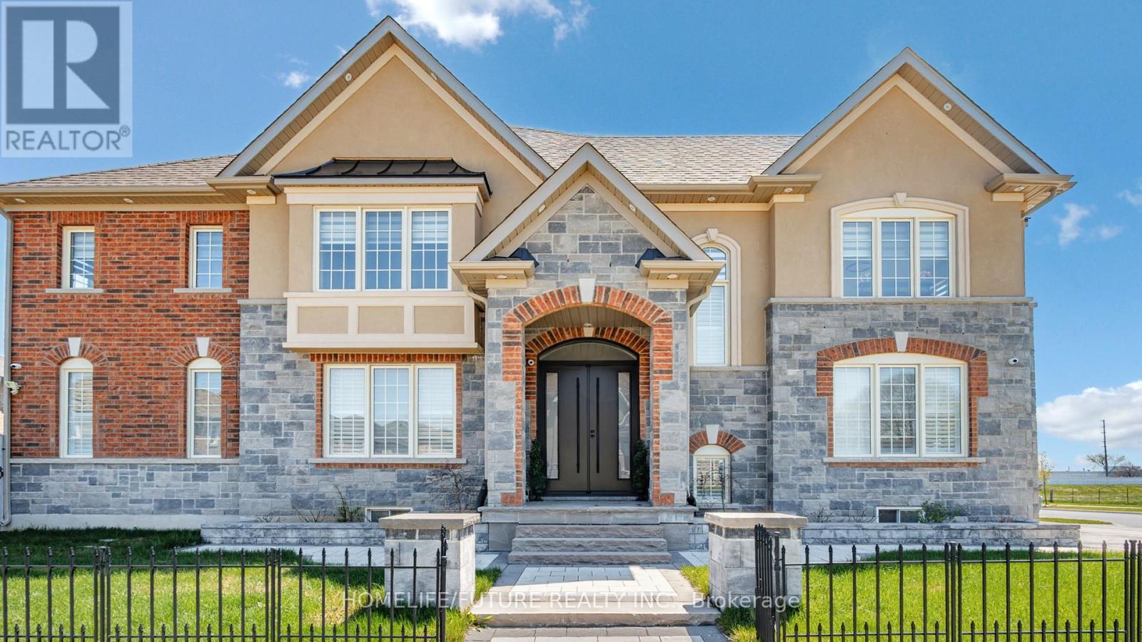 1009 Langford Boulevard, Bradford West Gwillimbury, Ontario  L3Z 4K9 - Photo 2 - N12950244