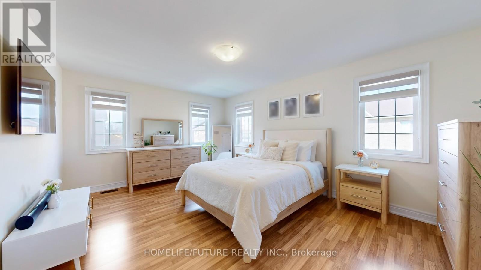 1009 Langford Boulevard, Bradford West Gwillimbury, Ontario  L3Z 4K9 - Photo 21 - N12950244