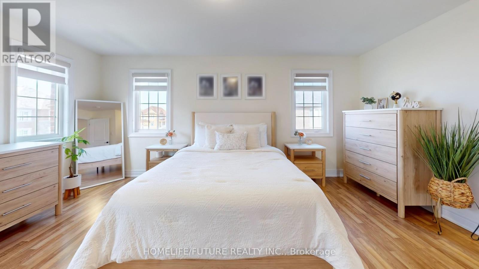 1009 Langford Boulevard, Bradford West Gwillimbury, Ontario  L3Z 4K9 - Photo 22 - N12950244