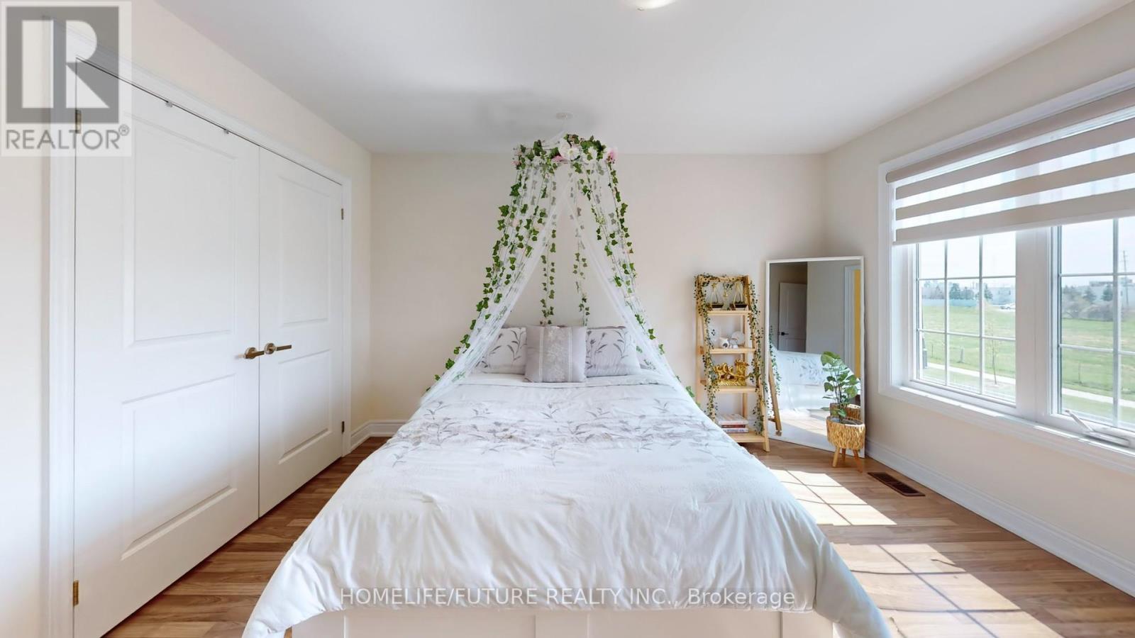 1009 Langford Boulevard, Bradford West Gwillimbury, Ontario  L3Z 4K9 - Photo 27 - N12950244