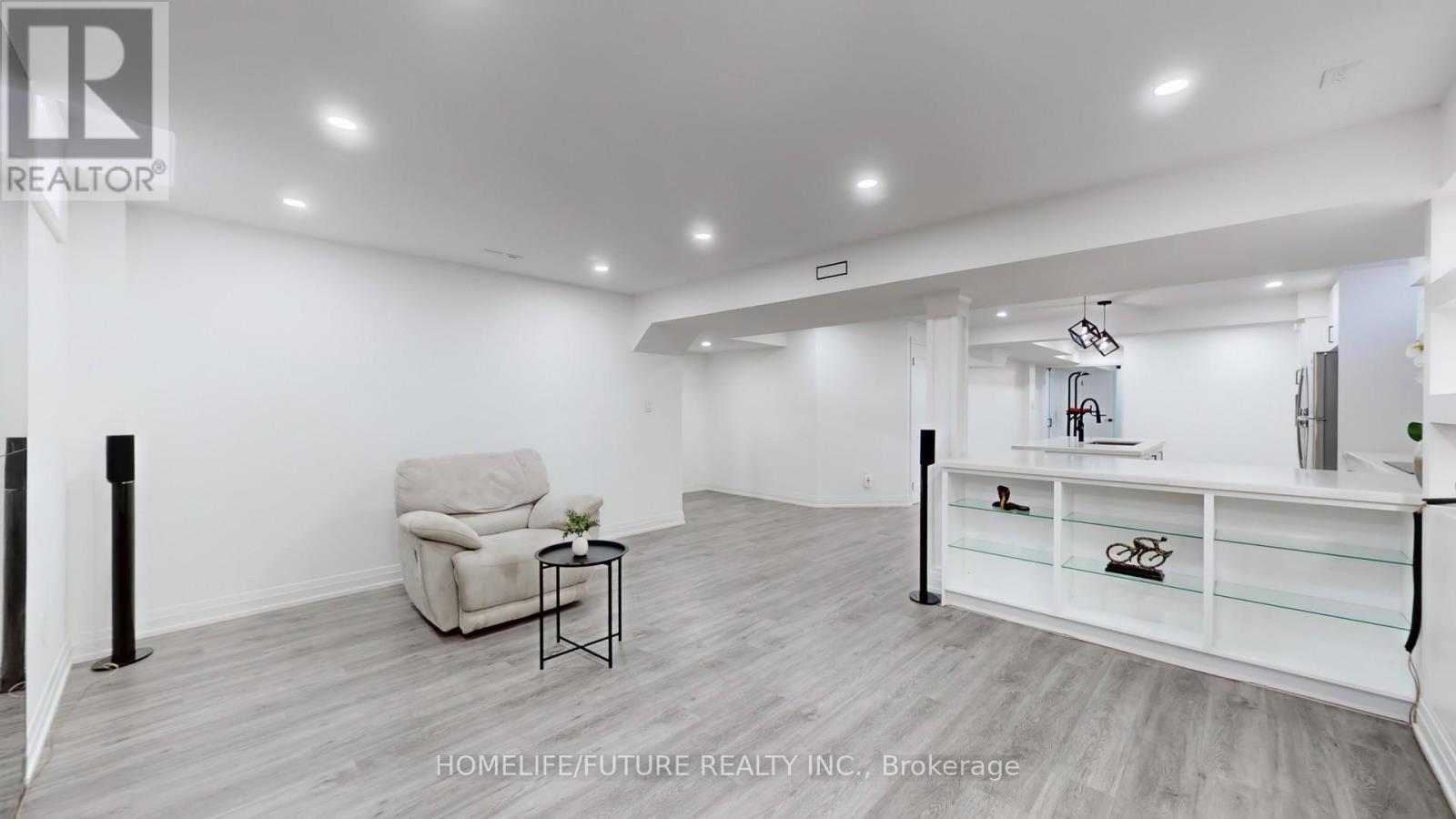 1009 Langford Boulevard, Bradford West Gwillimbury, Ontario  L3Z 4K9 - Photo 38 - N12950244