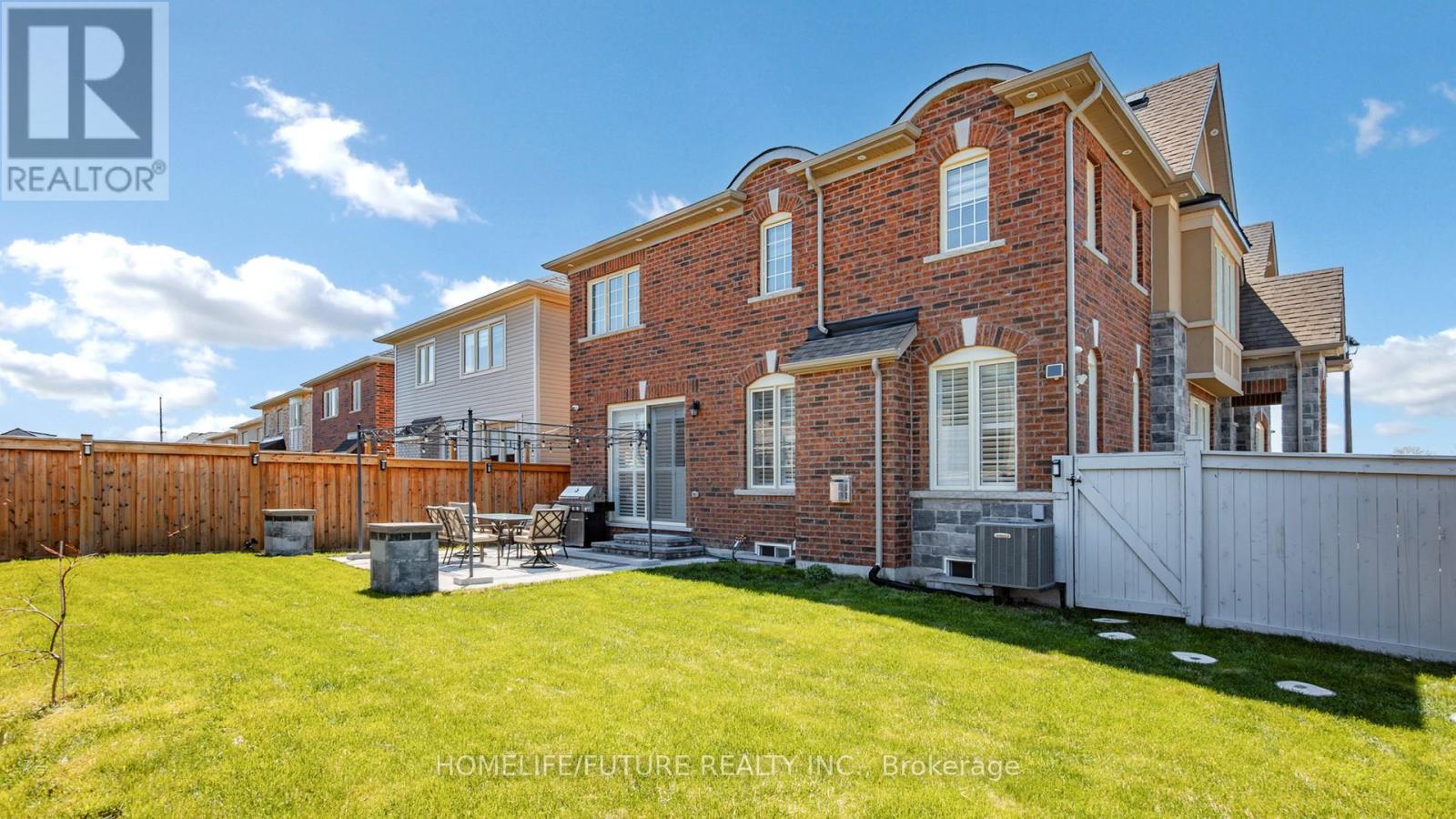 1009 Langford Boulevard, Bradford West Gwillimbury, Ontario  L3Z 4K9 - Photo 48 - N12950244