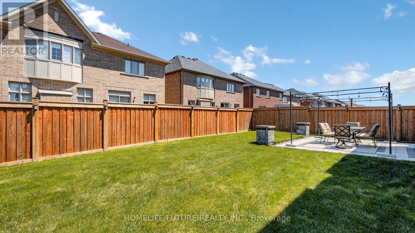 1009 Langford Boulevard, Bradford West Gwillimbury, Ontario  L3Z 4K9 - Photo 49 - N12950244