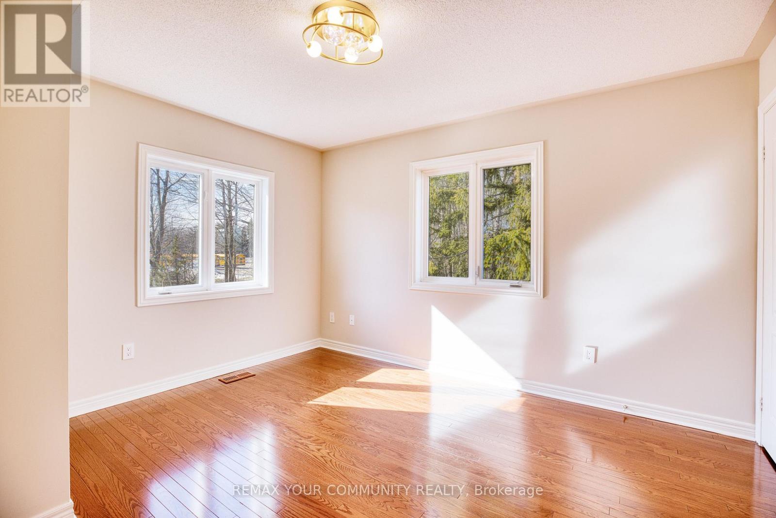 57 Abilene Court, Richmond Hill, Ontario  L4C 0S6 - Photo 11 - N12950246