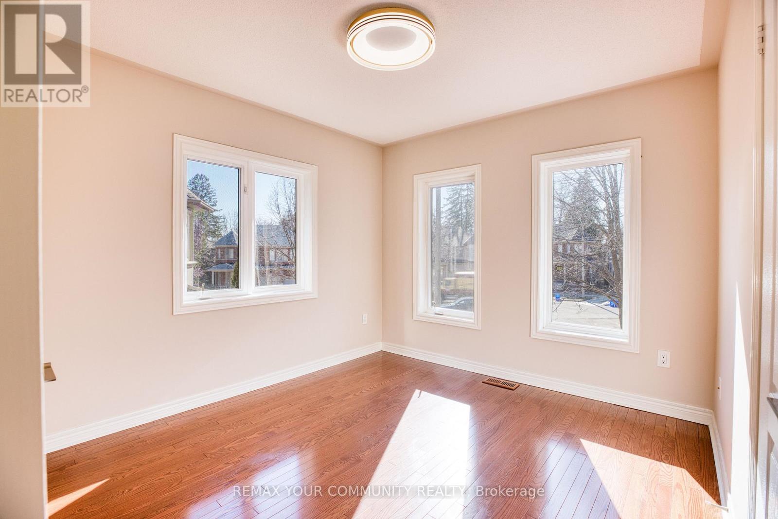 57 Abilene Court, Richmond Hill, Ontario  L4C 0S6 - Photo 16 - N12950246