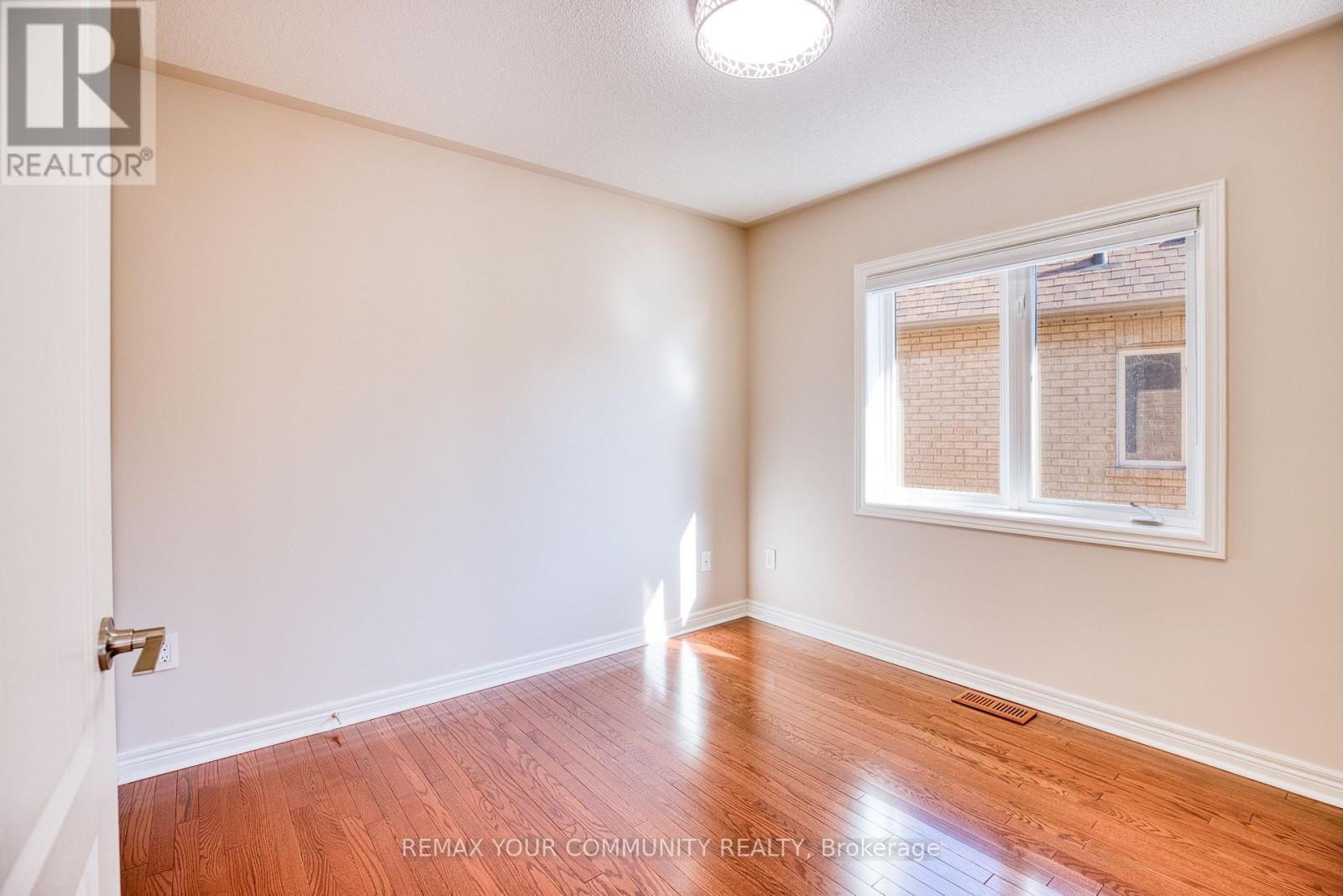 57 Abilene Court, Richmond Hill, Ontario  L4C 0S6 - Photo 17 - N12950246