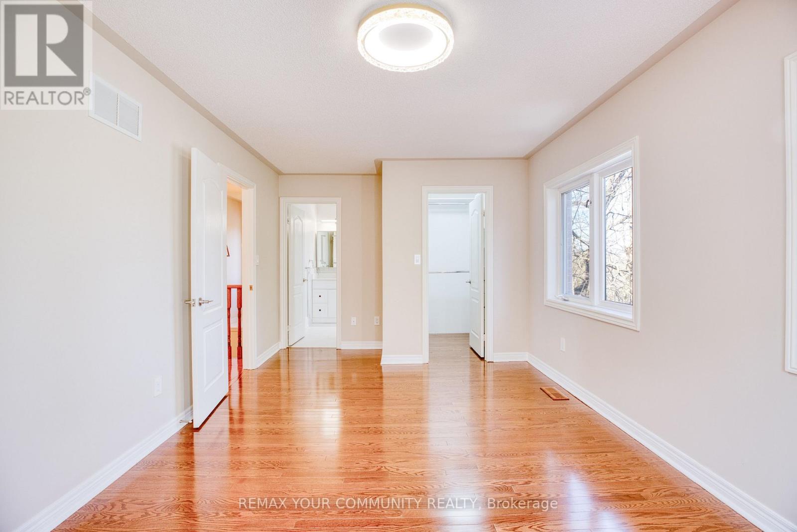 57 Abilene Court, Richmond Hill, Ontario  L4C 0S6 - Photo 6 - N12950246