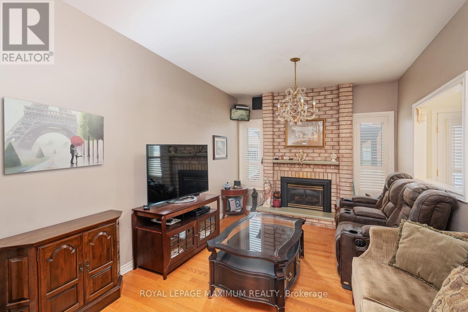 14 Mustang Road, Vaughan, Ontario  L6A 1X4 - Photo 6 - N12950258