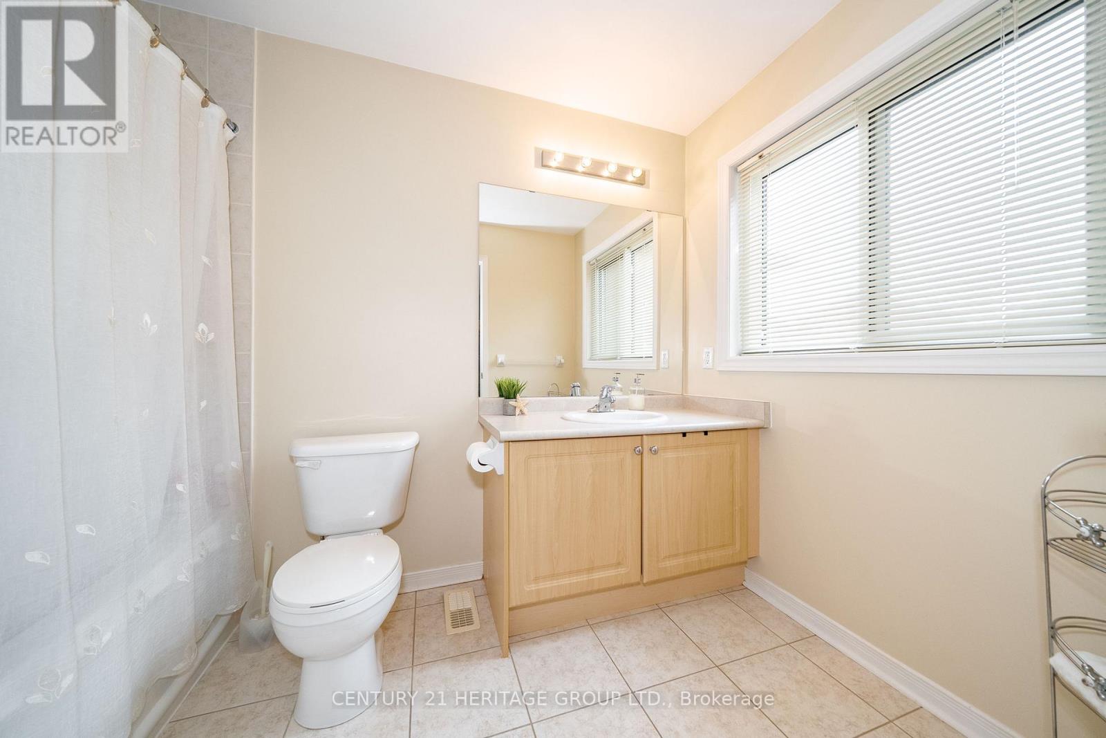 126 Lowther Avenue, Richmond Hill, Ontario  L4E 4P4 - Photo 11 - N12950324