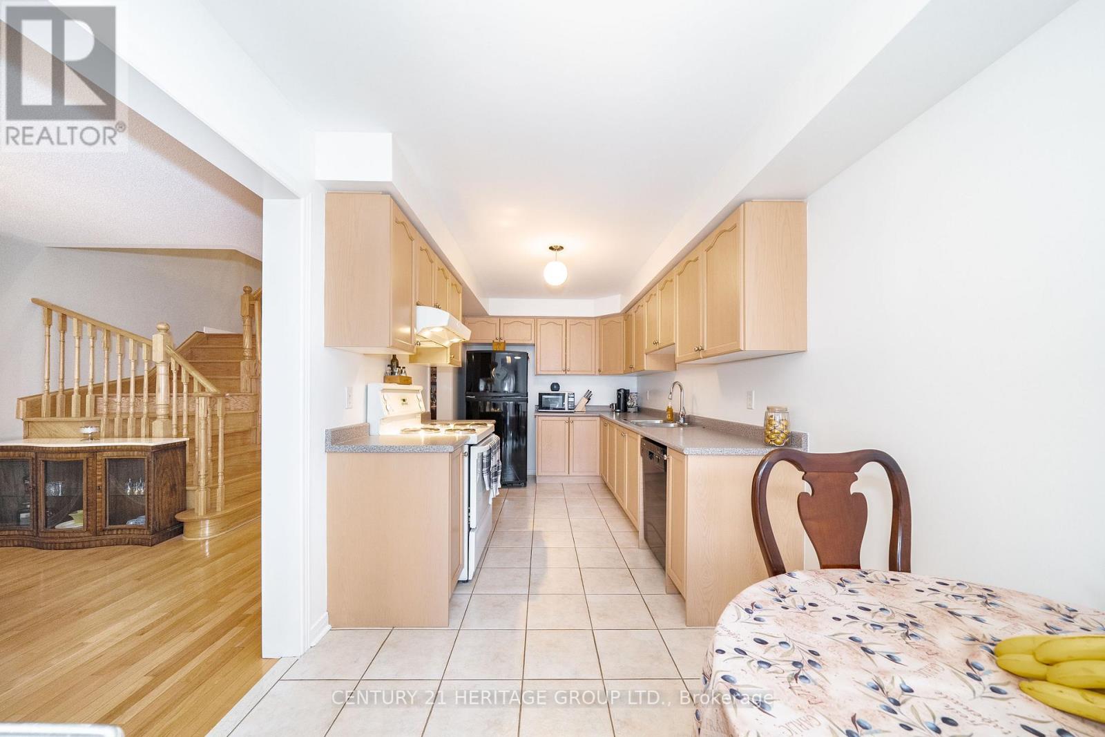 126 Lowther Avenue, Richmond Hill, Ontario  L4E 4P4 - Photo 8 - N12950324