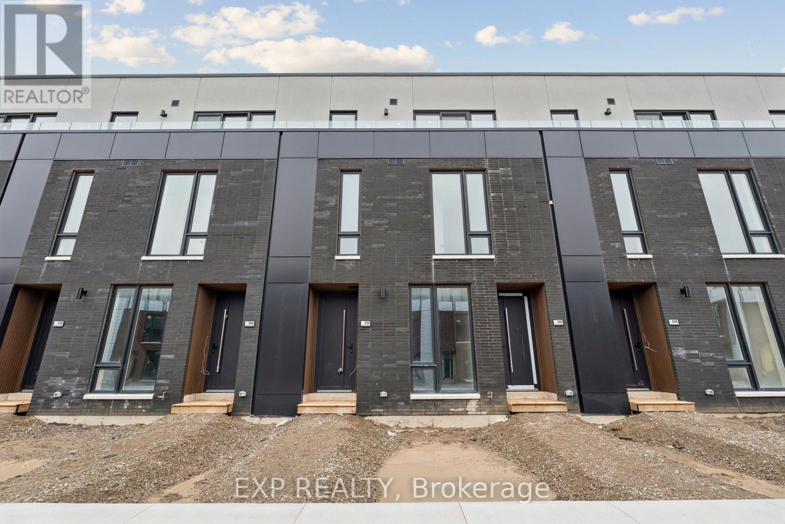 112 Everett Common, St. Catharines, Ontario  L2P 0G8 - Photo 1 - N12950366