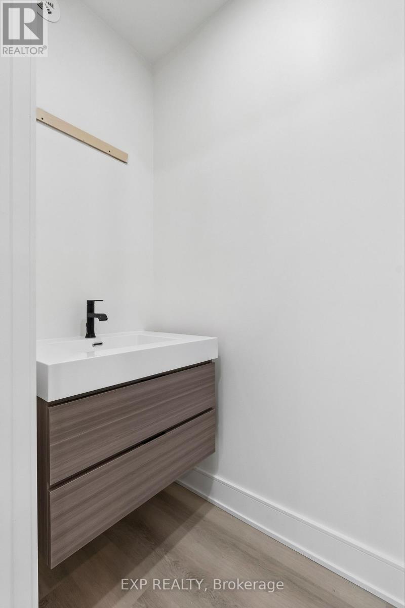 112 Everett Common, St. Catharines, Ontario  L2P 0G8 - Photo 15 - N12950366